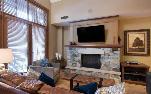 photo 5 of Top Floor Residence in The Village at Northstar! - Iron Horse North 306