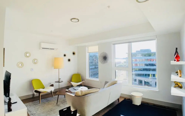 photo 2 of Top Floor with Amazing Views