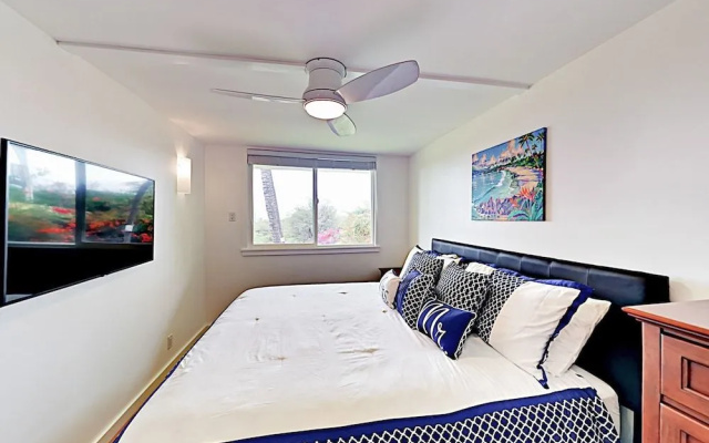 photo 3 of Top-Floor Unit Unit #302 - 2 Br Condo