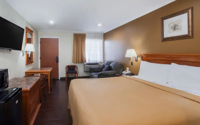 photo 3 of Torrance Travelodge