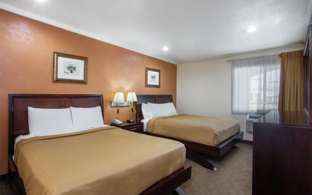 photo 4 of Torrance Travelodge