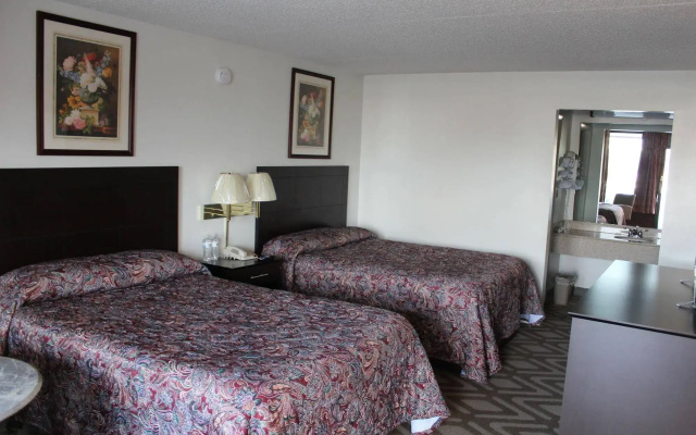 photo 3 of Tourway Inn