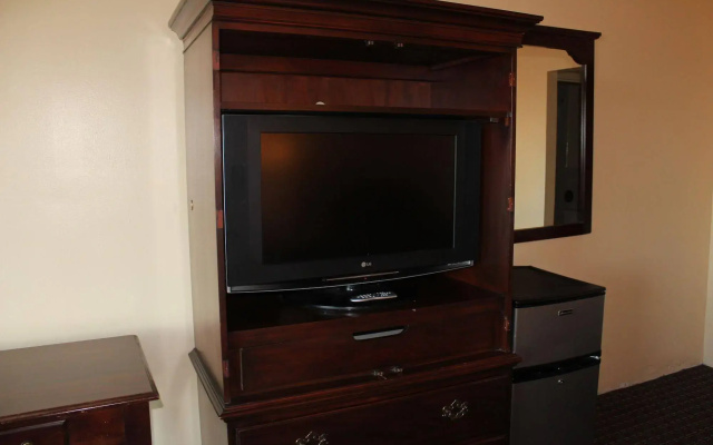 photo 4 of Tourway Inn