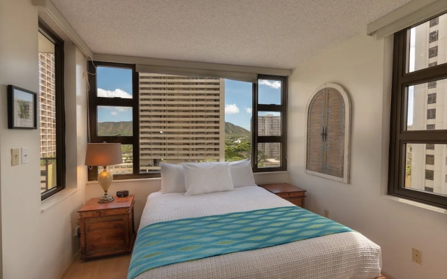 photo 5 of Tower 1 Suite 1013 - Qp 1 Bedroom Condo