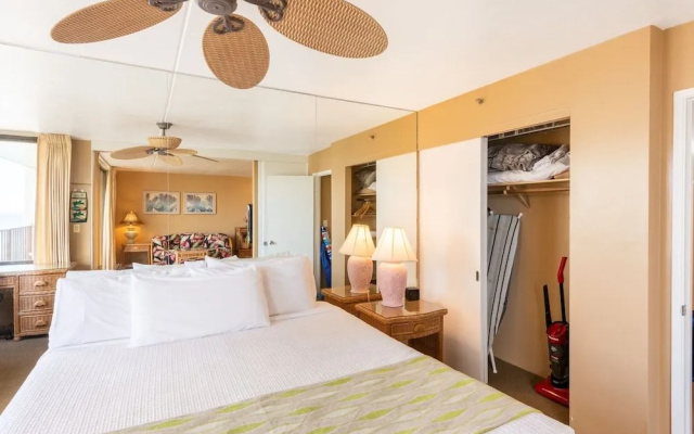photo 5 of Sea Views At The Waikiki Banyan - Free Parking!