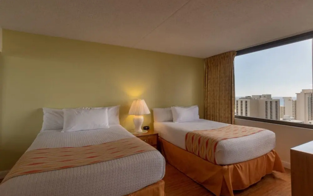 photo 4 of Deluxe Waikiki Banyan Condos - Free Parking & Wifi