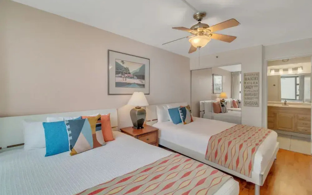 photo 5 of Deluxe Condo with Recreation Deck View, Free parking & WiFi