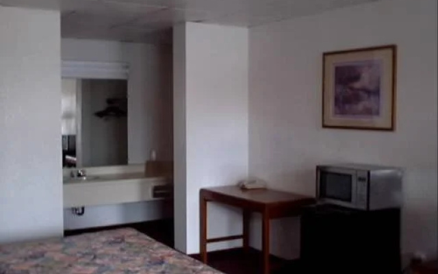 photo 5 of Town and Country INN