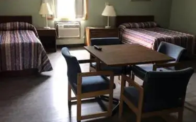 photo 4 of Town House Motel