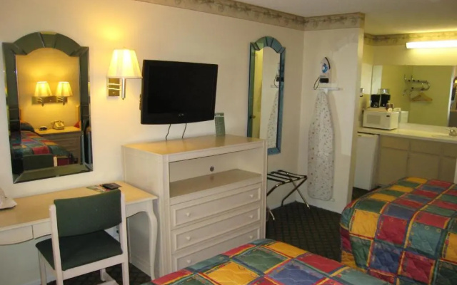 photo 2 of Town House Motel