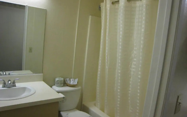 photo 5 of Town House Motel