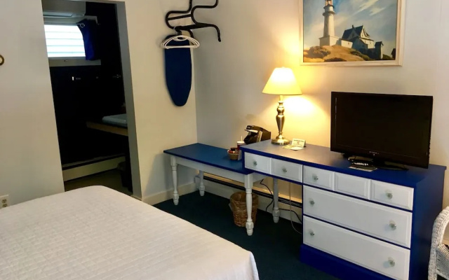 photo 3 of The Towne Motel