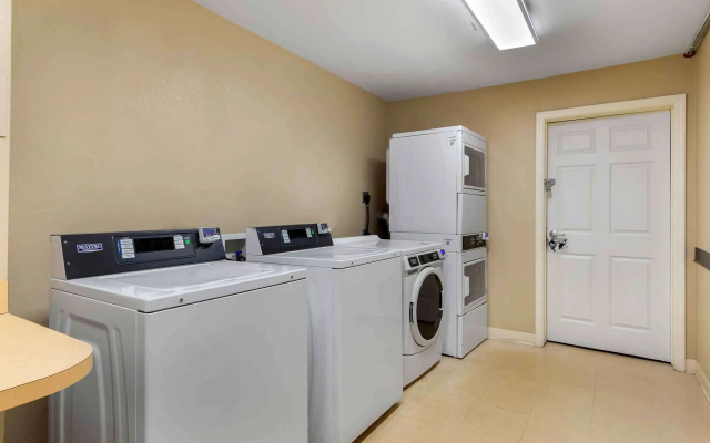 photo 3 of Extended Stay America Suites Atlanta Norcross Peachtree Corn