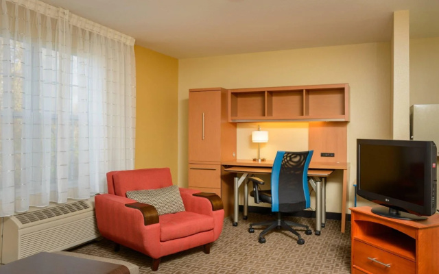 photo 3 of TownePlace Suites by Marriott Fort Meade National Business Park