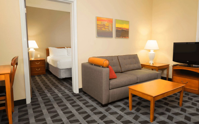 photo 4 of TownePlace Suites by Marriott Chicago Lombard