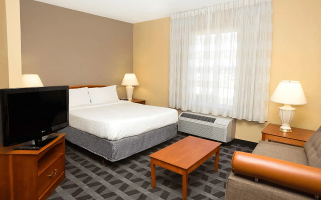 photo 5 of TownePlace Suites by Marriott Chicago Lombard