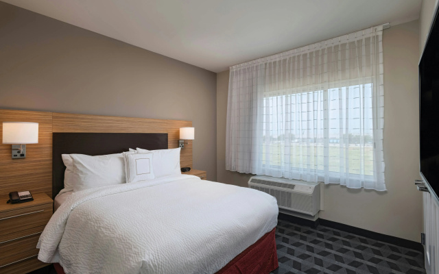 photo 3 of TownePlace Suites by Marriott Dallas DFW Airport North/Irving