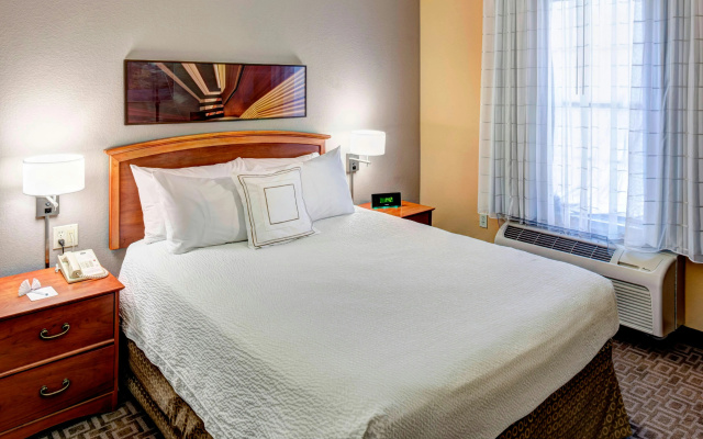 photo 2 of TownePlace Suites by Marriott Dallas Las Colinas