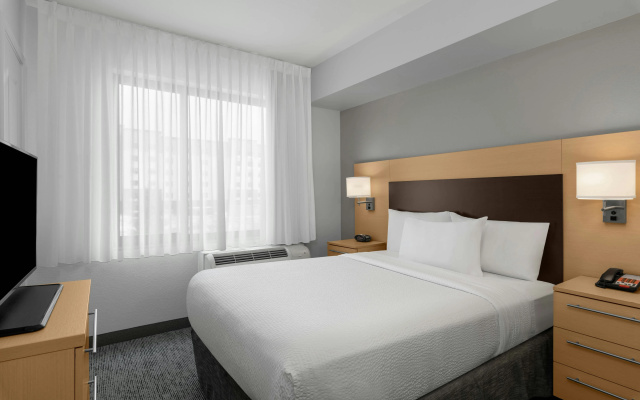 photo 3 of TownePlace Suites by Marriott Denver Airport at Gateway Park