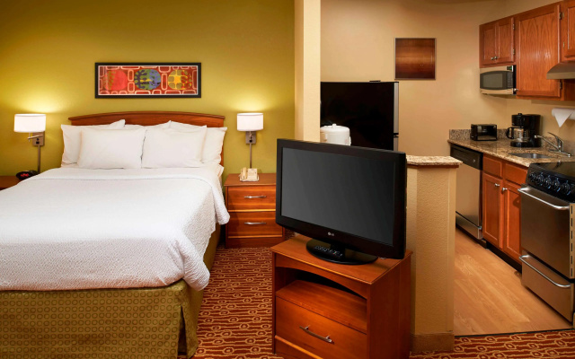 photo 2 of Sonesta Simply Suites Detroit Novi