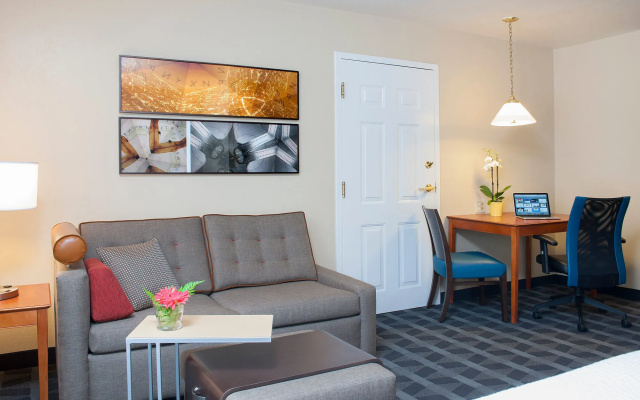 photo 2 of TownePlace Suites Indianapolis Keystone