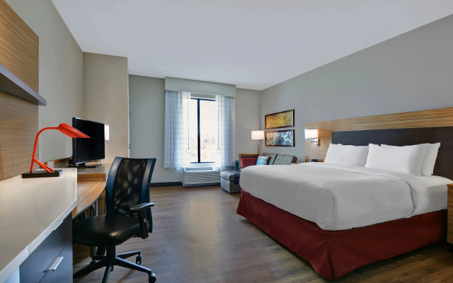 photo 3 of TownePlace Suites by Marriott Indianapolis Downtown