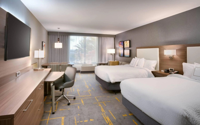 photo 4 of TownePlace Suites by Marriott Los Angeles LAX/Hawthorne