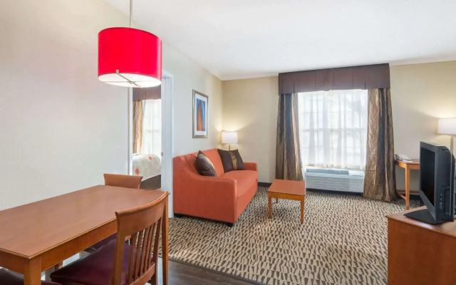photo 5 of Hawthorn Suites by Wyndham Louisville North