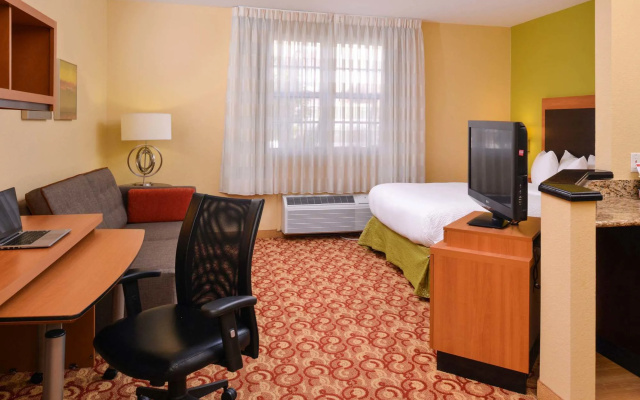 photo 2 of TownePlace Suites By Marriott Miami Lakes
