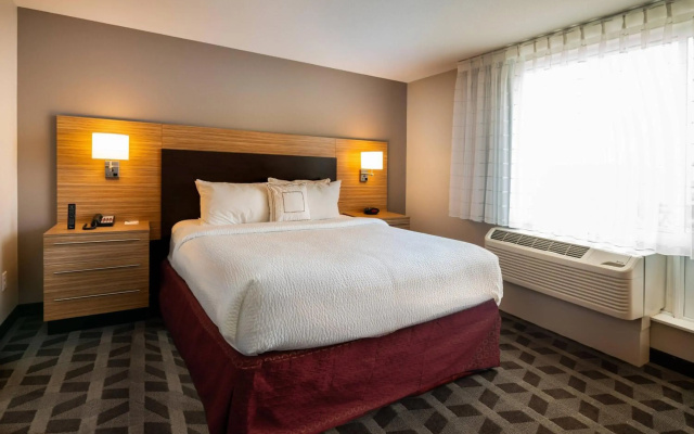 photo 5 of TownePlace Suites by Marriott Milwaukee Oak Creek