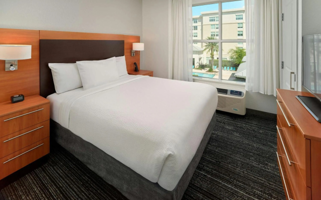 photo 4 of TownePlace Suites Orlando at FLAMINGO CROSSINGS® Town Center/Western Entrance