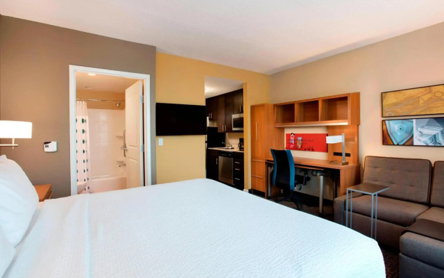 photo 5 of TownePlace Suites Orlando at FLAMINGO CROSSINGS® Town Center/Western Entrance