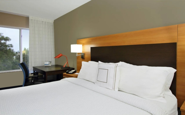 photo 3 of TownePlace Suites by Marriott Redwood City Redwood Shores