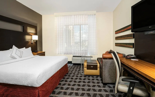 photo 4 of TownePlace Suites by Marriott San Antonio Downtown Riverwalk