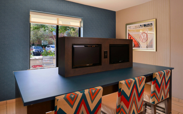 photo 2 of TownePlace Suites by Marriott Wilmington/Wrightsville Beach