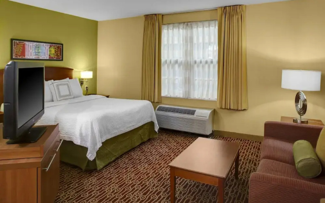 photo 2 of Towneplace Suites By Marriott Cleveland Westlake