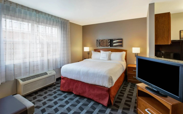 photo 3 of TownePlace Suites by Marriott Detroit Dearborn