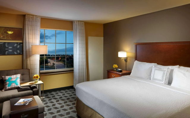 photo 4 of TownePlace Suites by Marriott Houston Intercontinental Arpt