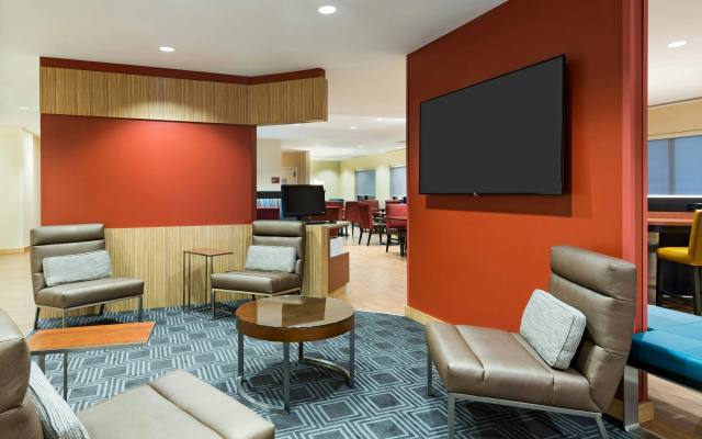 photo 2 of TownePlace Suites Latham Albany Airport
