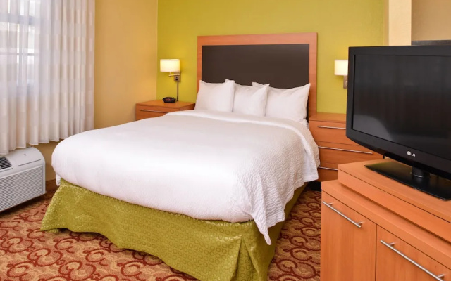 photo 4 of TownePlace Suites Miami Lakes