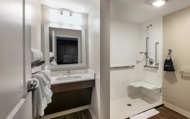 photo 3 of TownePlace Suites by Marriott Milwaukee Oak Creek