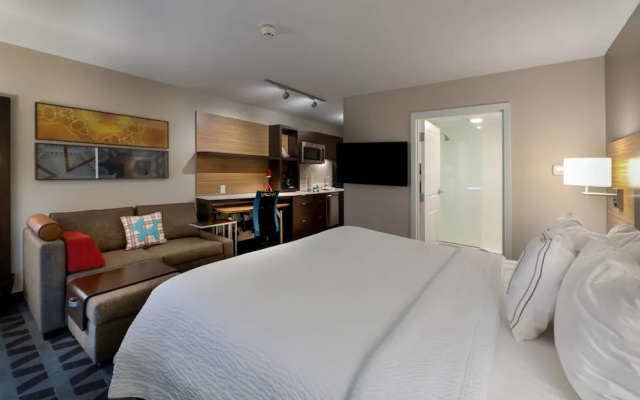 photo 5 of TownePlace Suites by Marriott Milwaukee Oak Creek