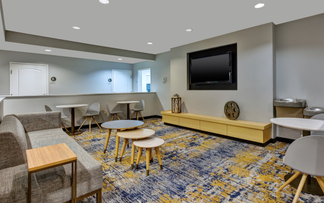 photo 3 of TownePlace Suites by Marriott Nashville Airport