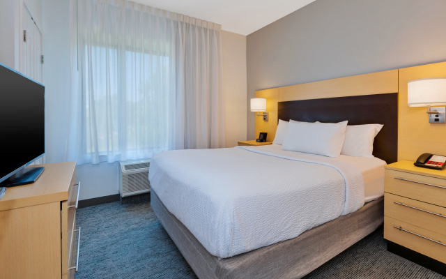 photo 4 of TownePlace Suites by Marriott Nashville Airport