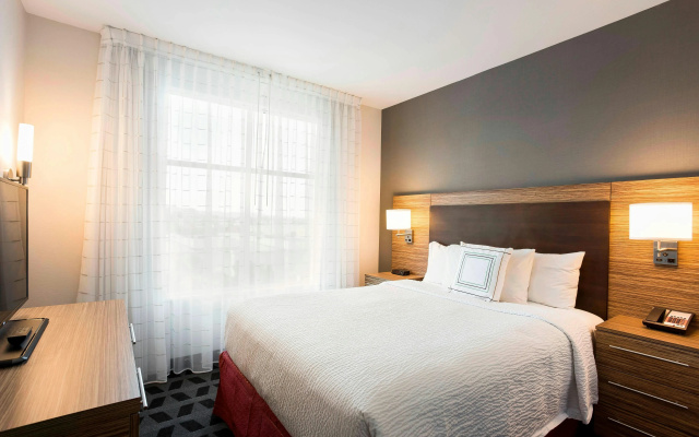 photo 3 of TownePlace Suites San Mateo Foster City