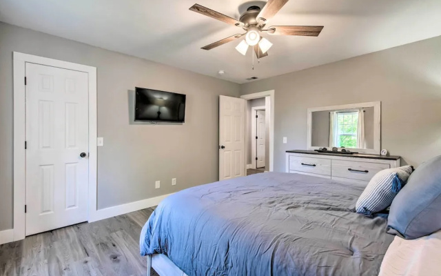 photo 4 of Townhome 1-min Walk to Lake & Close to Sdc!