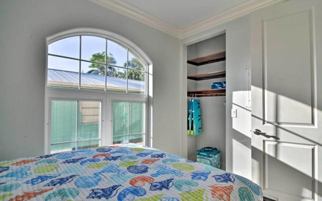 photo 5 of Bradenton Townhome - Walk to Locals-only Beach!