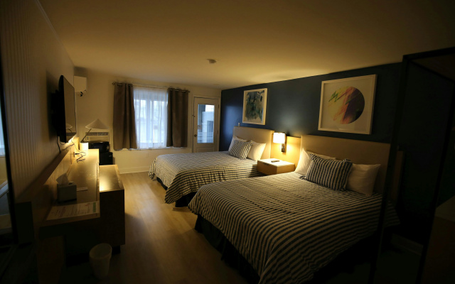 photo 3 of Harborline Hotel