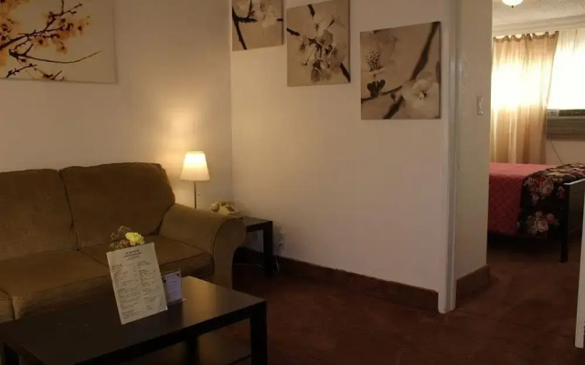 photo 2 of Tradewinds All Suite Hotel