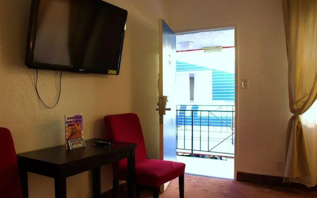 photo 3 of Tradewinds All Suite Hotel